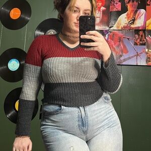 Vintage 90s grey, red, and white striped cropped, sweater. Juniors LARGE